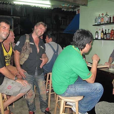 A.T Guesthouse Bangkok Buitenkant foto